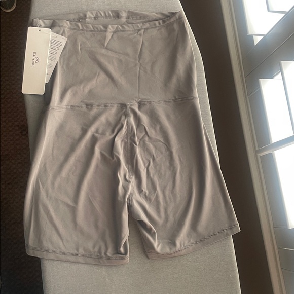 Sunzel Maternity High Waisted Over the Belly Bike Shorts XS (Maternity) - Picture 2 of 5